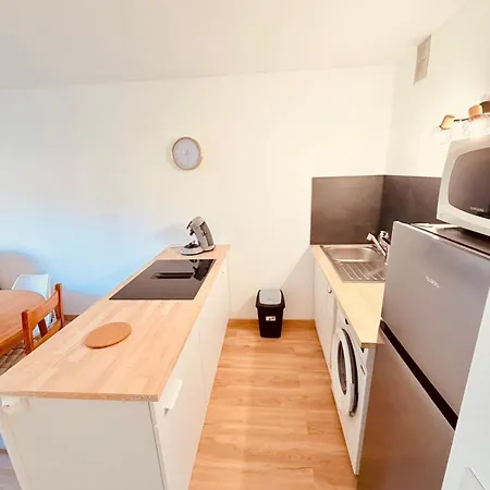 Ferienhaus Spacieux F2 Climatise Le Semaphore Saint-Raphaël